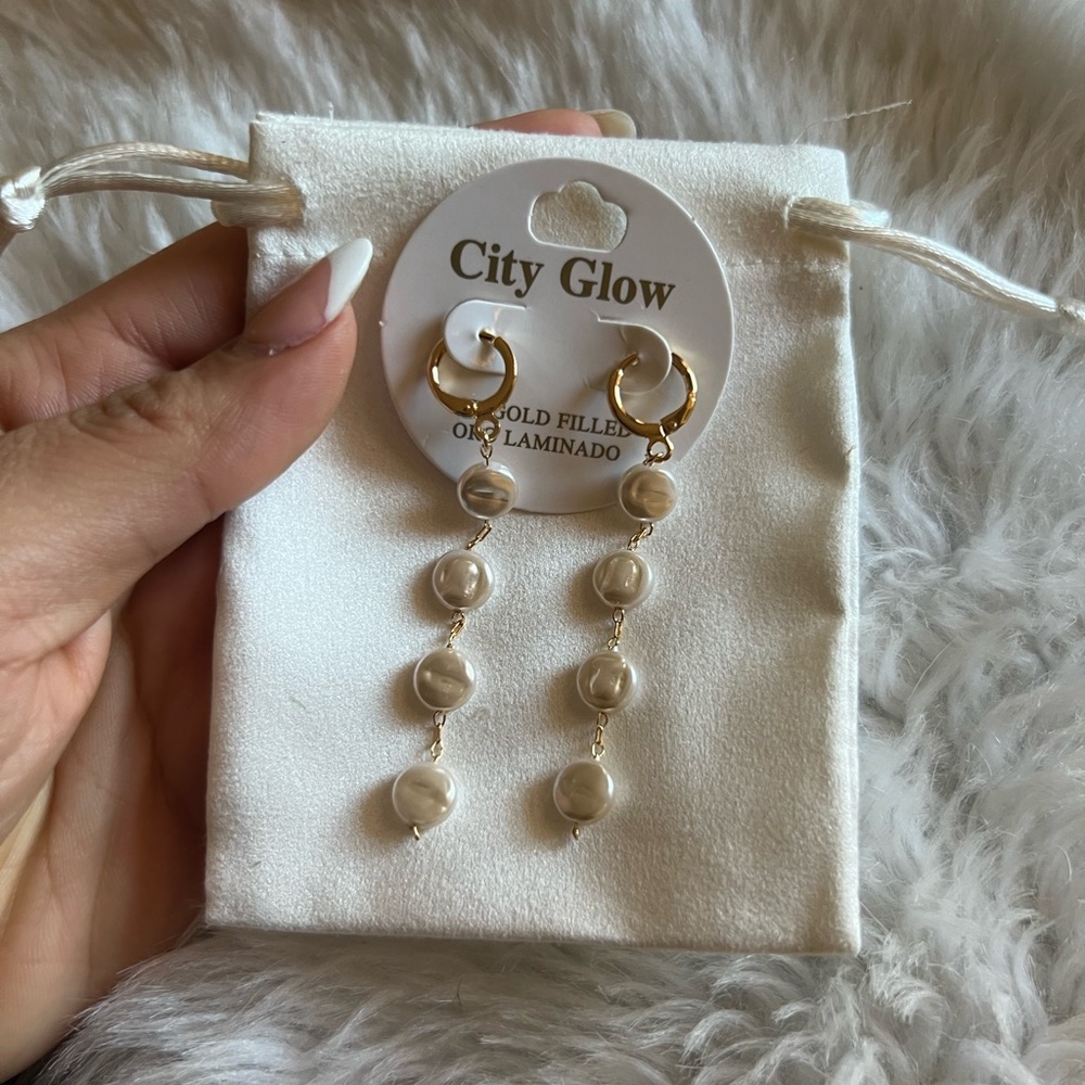 NWT City Glow 18K Gold Filled Pearl Earrings - Picture 1 of 5